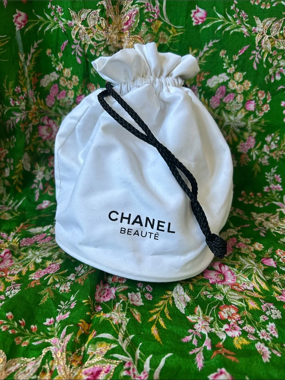 CHANEL Beauté White Drawstring Cosmetic Pouch with Black Cord